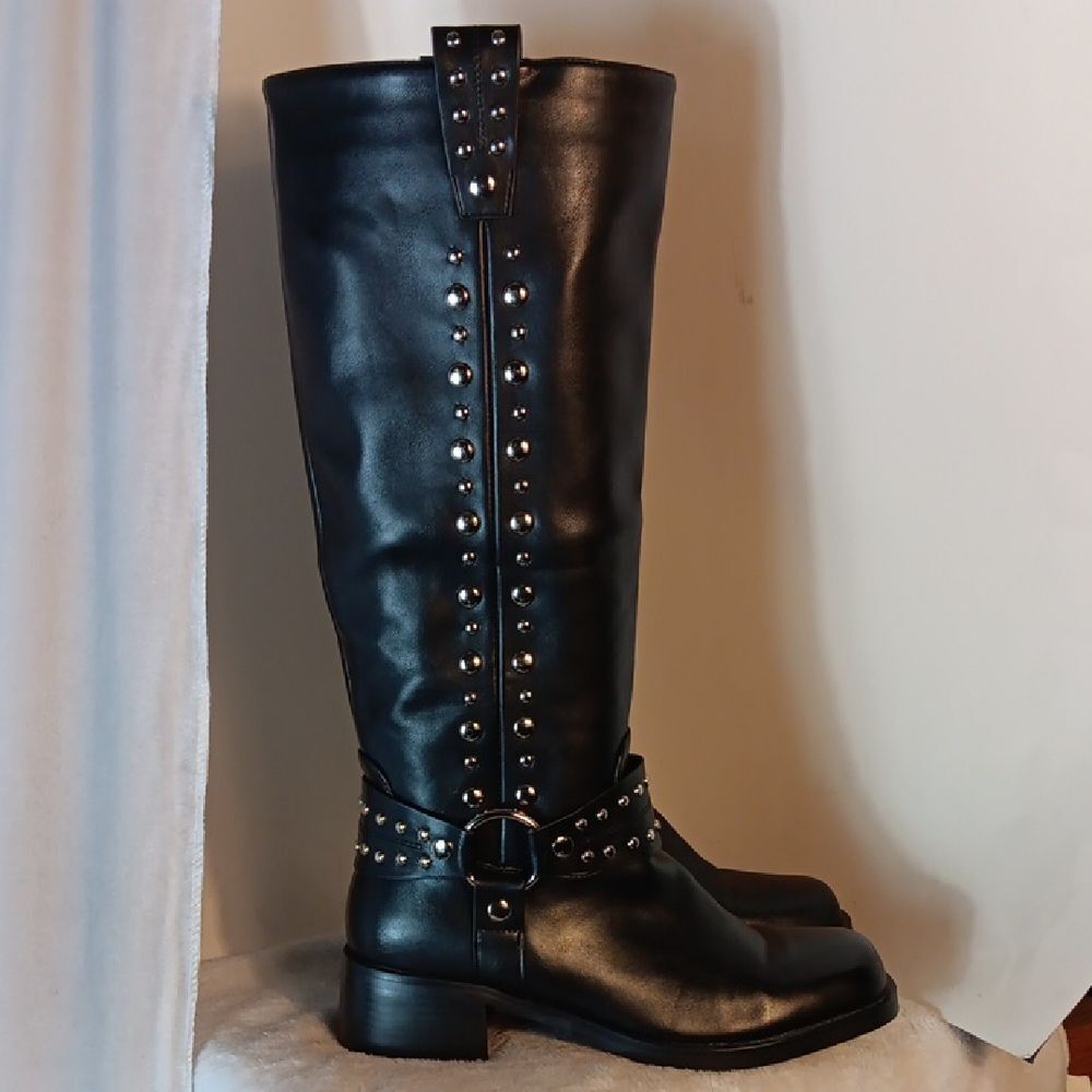 Mucccute Black Studded Knee-High Boots